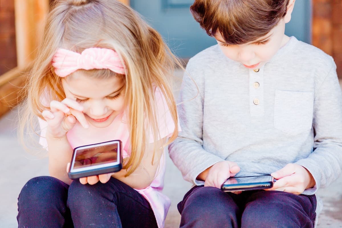 When should a child get their first phone?