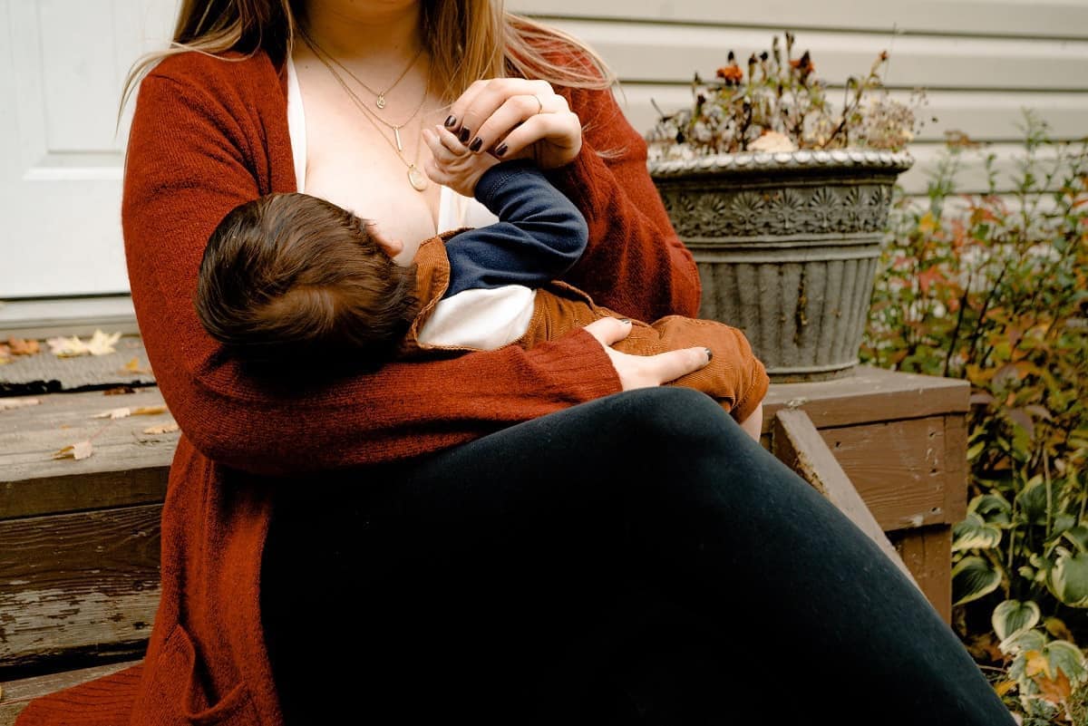 How do I breastfeed my baby properly?