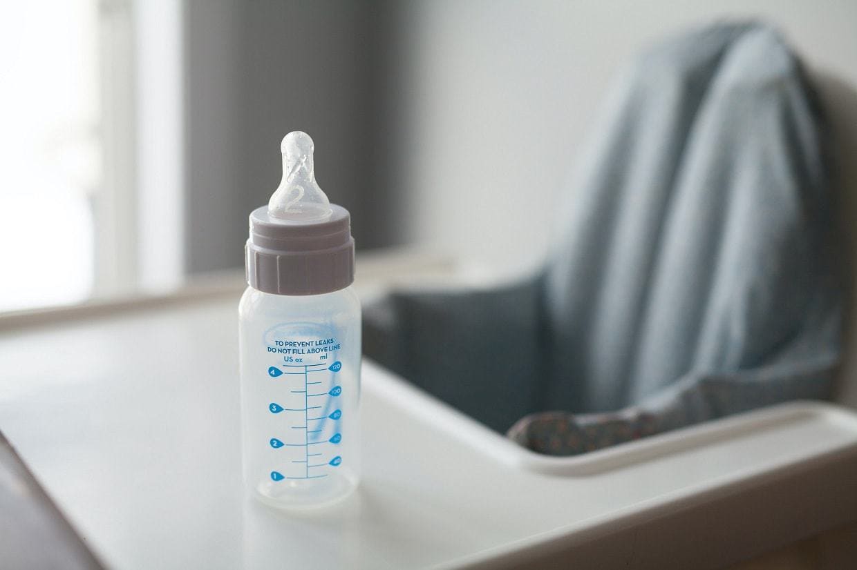 How to keep a baby bottle clean?