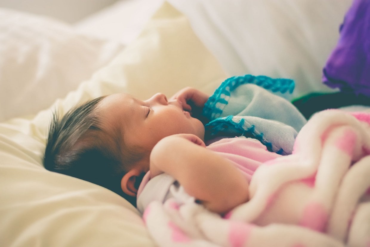 How to put a newborn to sleep?