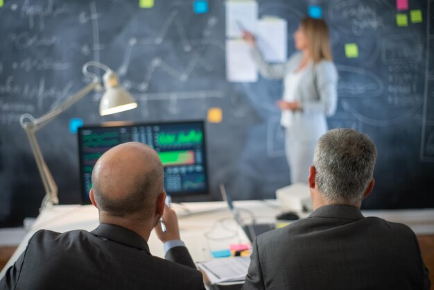Mastering Financial Reporting: Key Benefits of Specialized Training Courses